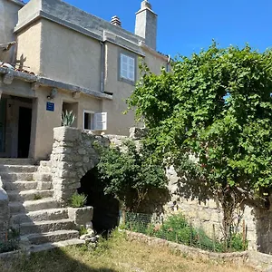 Apartment Nives, Lubenice
